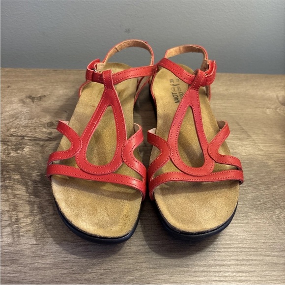 Naot Dorith Strappy Sandal Red Size 8 Women’s - Picture 2 of 10